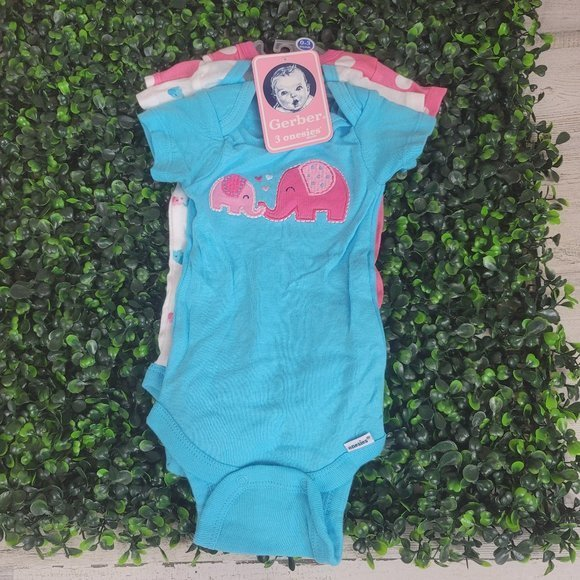 NWT Gerber 3 pack 0-3 months onesies - Picture 1 of 5